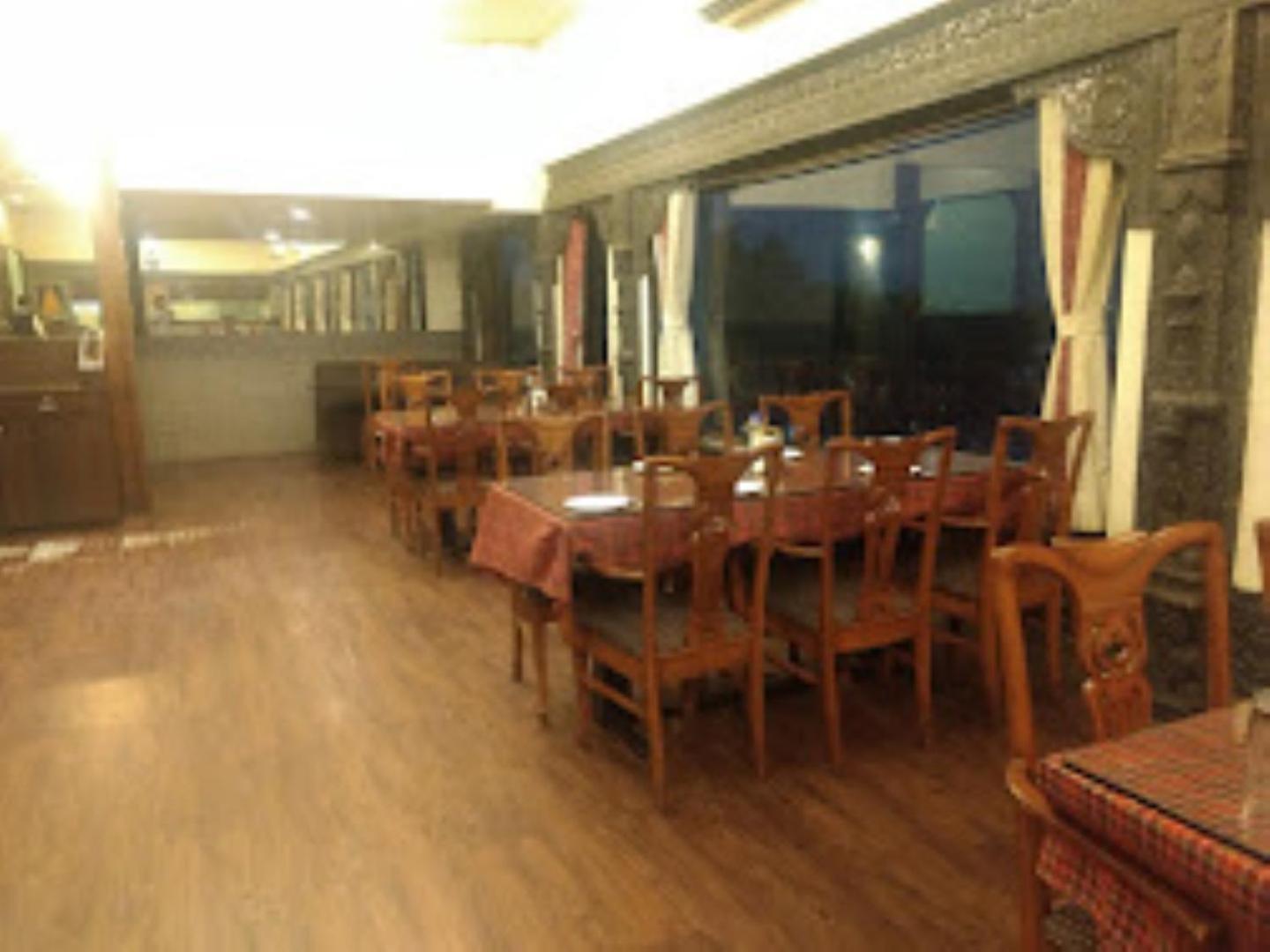 Hotel Maratha Palace,Satara Exterior photo