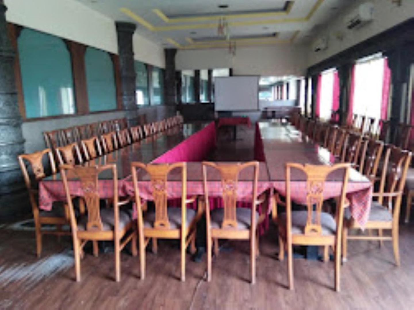Hotel Maratha Palace,Satara Exterior photo