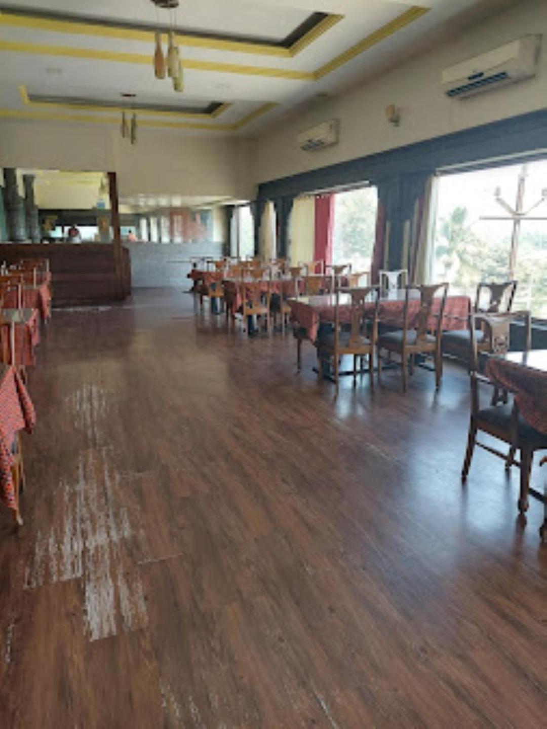 Hotel Maratha Palace,Satara Exterior photo