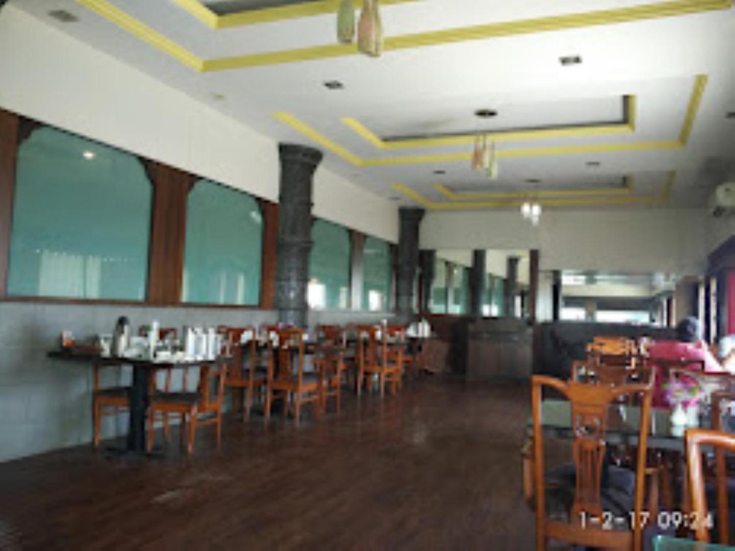 Hotel Maratha Palace,Satara Exterior photo