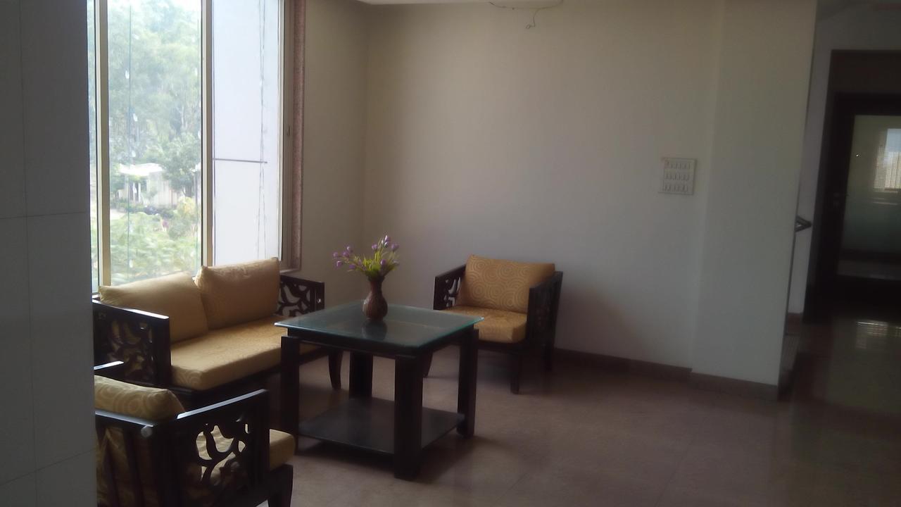 Hotel Maratha Palace,Satara Exterior photo