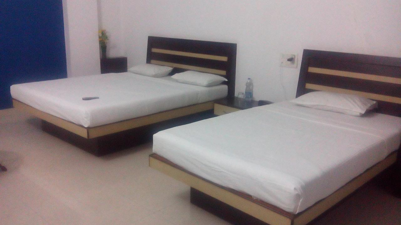 Hotel Maratha Palace,Satara Room photo