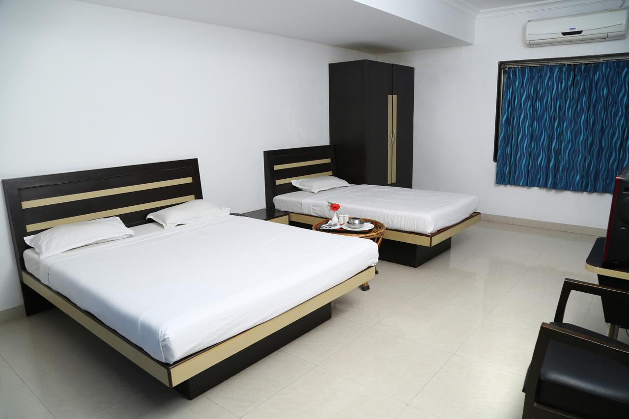 Hotel Maratha Palace,Satara Exterior photo